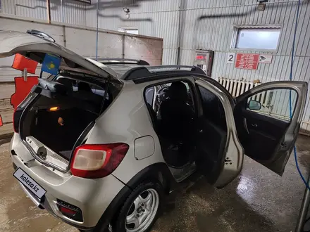 Renault Sandero Stepway 2015 года за 3 800 000 тг. в Актобе – фото 2