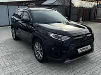 Toyota RAV4 2020 года за 18 900 000 тг. в Кокшетау