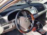 Toyota Camry 2004 года за 5 350 000 тг. в Байконыр – фото 2