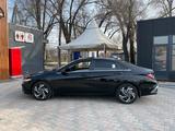 Hyundai Elantra 2023 года за 9 800 000 тг. в Алматы – фото 2