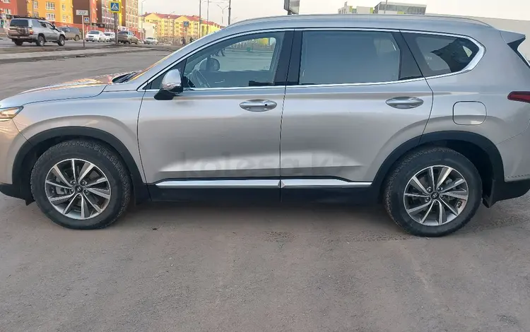 Hyundai Santa Fe 2020 года за 15 600 000 тг. в Актобе