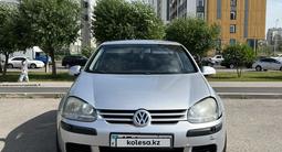 Volkswagen Golf 2004 года за 3 000 000 тг. в Астана – фото 2