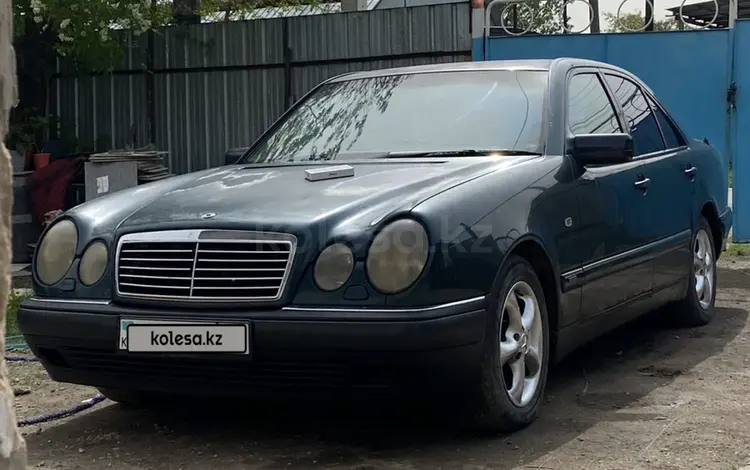 Mercedes-Benz E 320 1996 года за 2 200 000 тг. в Алматы