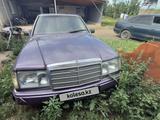 Mercedes-Benz E 200 1991 года за 900 000 тг. в Астана