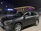 Toyota RAV4 2021 годаүшін13 000 000 тг. в Актобе – фото 2