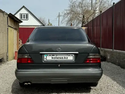 Mercedes-Benz E 280 1995 года за 4 500 000 тг. в Караганда – фото 5