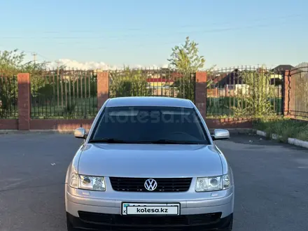 Volkswagen Passat 1999 года за 3 700 000 тг. в Шымкент – фото 2