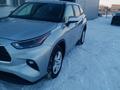 Toyota Highlander 2023 года за 22 800 000 тг. в Уральск – фото 2