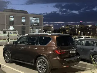 Infiniti QX80