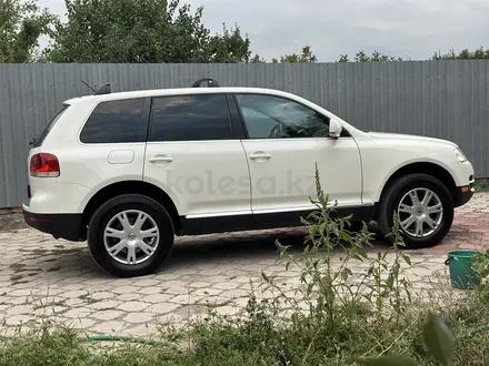 Volkswagen Touareg 2004 года за 5 650 000 тг. в Алматы – фото 7