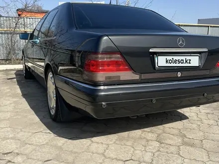 Mercedes-Benz S 320 1995 года за 10 000 000 тг. в Актобе – фото 15