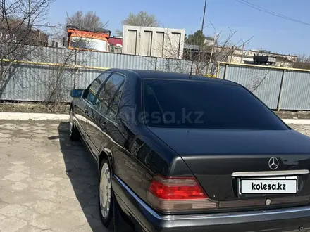 Mercedes-Benz S 320 1995 года за 10 000 000 тг. в Актобе – фото 14