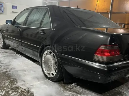 Mercedes-Benz S 320 1995 года за 10 000 000 тг. в Актобе – фото 39