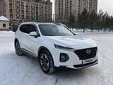 Hyundai Santa Fe 2020 года за 15 200 000 тг. в Астана – фото 2