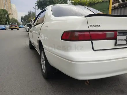 Toyota Camry 1999 года за 3 500 000 тг. в Алматы – фото 6