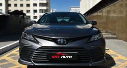 Toyota Camry 2023 года за 12 350 000 тг. в Астана