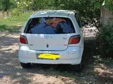 Toyota Vitz, 2000