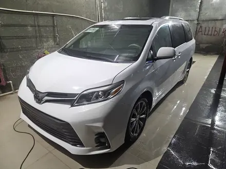 Toyota Sienna 2012 года за 8 800 000 тг. в Актобе – фото 2