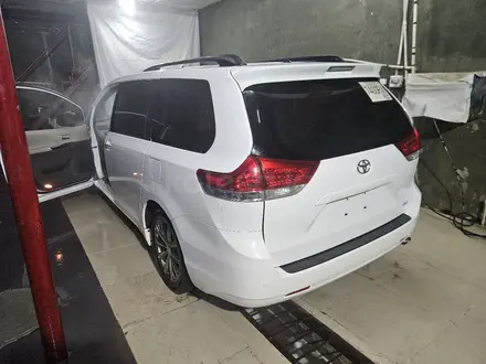 Toyota Sienna 2012 года за 8 800 000 тг. в Актобе – фото 4