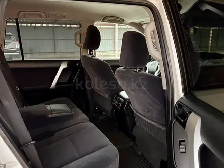 Toyota Land Cruiser Prado 2014 года за 16 800 000 тг. в Актобе – фото 23