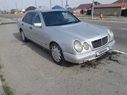 Mercedes-Benz E 230 1996 года за 2 650 000 тг. в Талдыкорган – фото 10