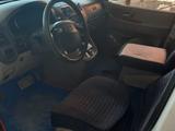 Kia Carnival 2002 года за 2 300 000 тг. в Тараз – фото 4