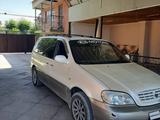 Kia Carnival 2002 года за 2 300 000 тг. в Тараз