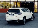 Toyota RAV4 2018 года за 13 000 000 тг. в Алматы – фото 4