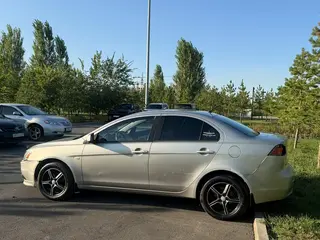 Mitsubishi Lancer