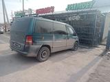 Mercedes-Benz Vito 1997 годаүшін2 200 000 тг. в Тараз