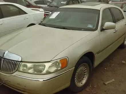 Lincoln Town Car 2000 года за 400 000 тг. в Алматы