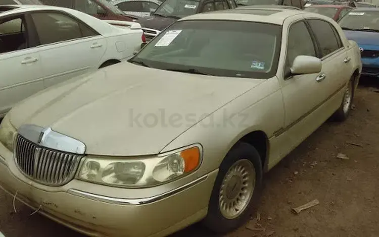 Lincoln Town Car 2000 года за 400 000 тг. в Алматы