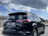 Toyota RAV4 2018 годаүшін13 500 000 тг. в Актобе – фото 2