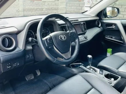 Toyota RAV4 2018 года за 13 500 000 тг. в Актобе – фото 3