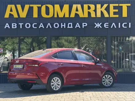 Hyundai Accent 2021 года за 7 200 000 тг. в Уральск – фото 3