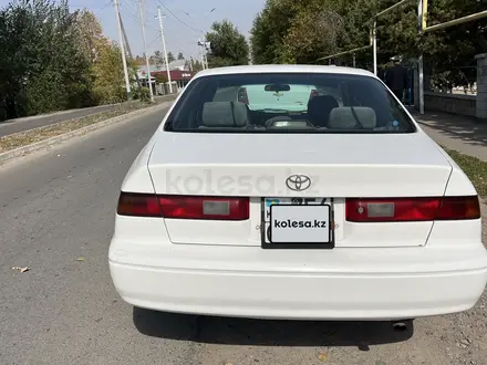 Toyota Camry 1998 года за 3 300 000 тг. в Алматы – фото 5