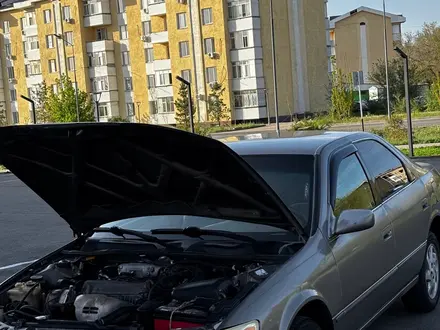 Toyota Camry 1999 года за 2 500 000 тг. в Алматы – фото 11