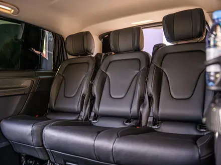 Прокат аренда минивэн Mercedes V-class 2023 года. Mercedes S222 2020 года в Алматы – фото 10