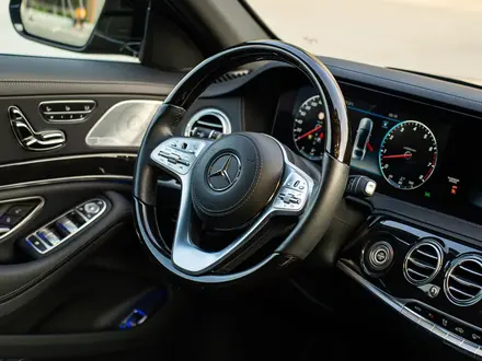 Прокат аренда минивэн Mercedes V-class 2023 года. Mercedes S222 2020 года в Алматы – фото 20