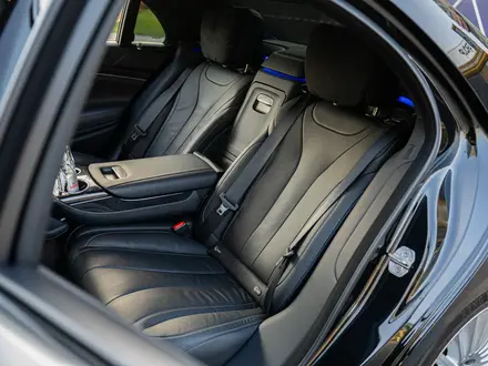 Прокат аренда минивэн Mercedes V-class 2023 года. Mercedes S222 2020 года в Алматы – фото 30