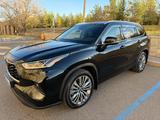 Toyota Highlander 2022 года за 25 200 000 тг. в Астана