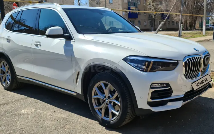 BMW X5 2018 года за 32 000 000 тг. в Уральск