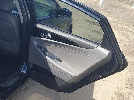 Hyundai Sonata 2013 года за 5 000 000 тг. в Актобе – фото 11