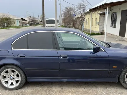 BMW 523 1997 года за 2 400 000 тг. в Туркестан – фото 2