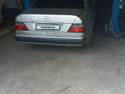 Mercedes-Benz E 230 1991 года за 1 700 000 тг. в Караганда – фото 15