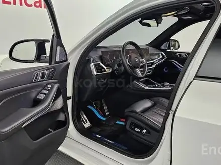 BMW X7 M60i 2024 года за 59 700 000 тг. в Алматы – фото 16