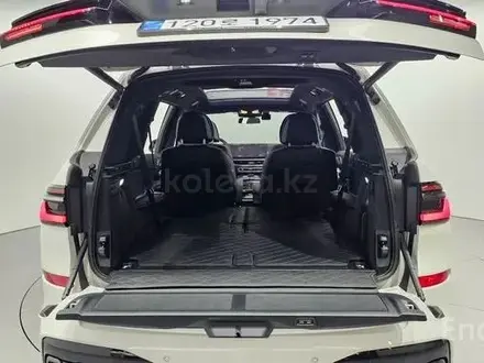BMW X7 M60i 2024 года за 59 700 000 тг. в Алматы – фото 18