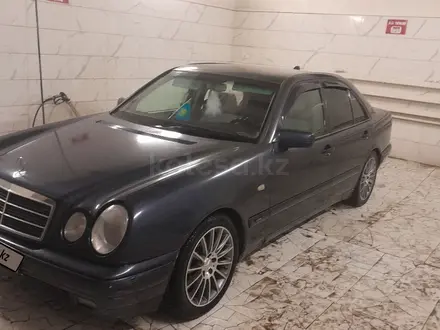 Mercedes-Benz E 320 1999 года за 2 900 000 тг. в Кызылорда – фото 10