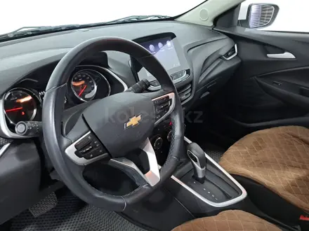 Chevrolet Onix 2025 года за 6 390 000 тг. в Астана – фото 12