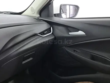 Chevrolet Onix 2025 года за 6 390 000 тг. в Астана – фото 24
